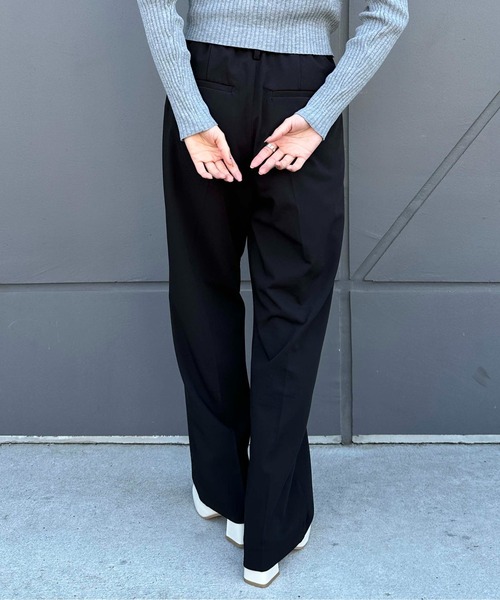 1chaku.（イッチャク）の「ツータックストレートパンツ（スラックス・レディース・ブラウン/ダークカーキ/ターコイズブルー/アッシュブラウン/ライトベージュ/アイボリー/グレー/ブラック・XS/S/M/L/XL）」の19枚目の写真