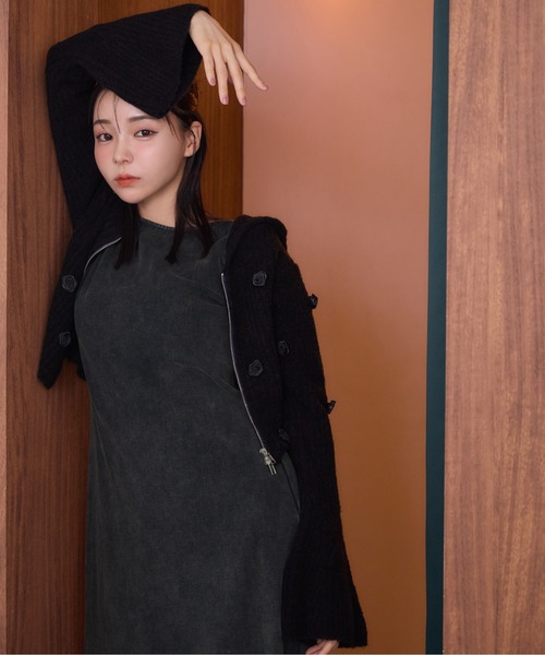 one after another NICE CLAUP（ワンアフターアナザーナイスクラップ）の「レースアップロングワンピース（ワンピース・レディース・オフホワイト/チャコールグレー/ピンク・FREE）」の4枚目の写真