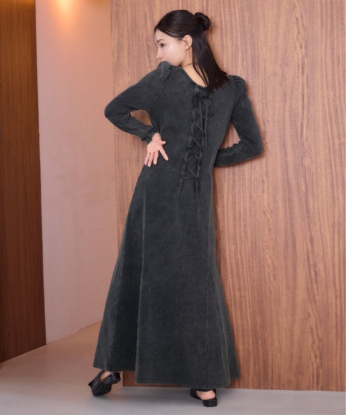 one after another NICE CLAUP（ワンアフターアナザーナイスクラップ）の「レースアップロングワンピース（ワンピース・レディース・オフホワイト/チャコールグレー/ピンク・FREE）」の15枚目の写真