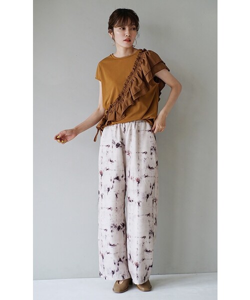 e-zakkamania stores(イーザッカマニアストアーズ)の「タスキ掛けフリル ドッキングプルオーバー(Tシャツ/カットソー・レディース・ブラウン/ブラック・M)」の6枚目の写真