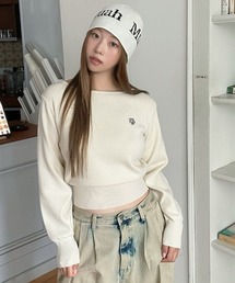 A'GEM/9 × .kom 『muah muah/ムーアムーア』 STITCH LOGO SOFT BOATNECK KNIT/ステッチロゴソフトボートネック ニット