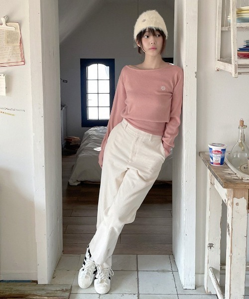 muahmuah(ムーアムーア)の「A'GEM/9 × .kom 『muah muah/ムーアムーア』 STITCH LOGO SOFT BOATNECK KNIT/ステッチロゴソフトボートネック ニット(ニット/セーター・レディース・ブラック/アイボリー/ピンク/ブルー・FREE)」の10枚目の写真