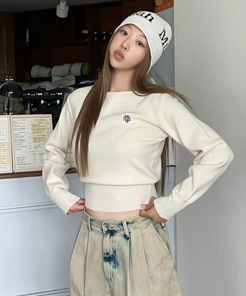 muahmuah(ムーアムーア)の「A'GEM/9 × .kom 『muah muah/ムーアムーア』 STITCH LOGO SOFT BOATNECK KNIT/ステッチロゴソフトボートネック ニット(ニット/セーター・レディース・ブラック/アイボリー/ピンク/ブルー・FREE)」の16枚目の写真