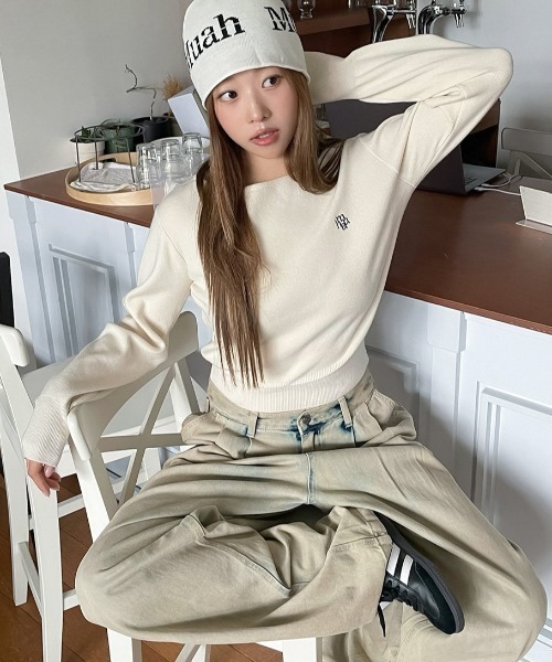 muahmuah(ムーアムーア)の「A'GEM/9 × .kom 『muah muah/ムーアムーア』 STITCH LOGO SOFT BOATNECK KNIT/ステッチロゴソフトボートネック ニット(ニット/セーター・レディース・ブラック/アイボリー/ピンク/ブルー・FREE)」の17枚目の写真