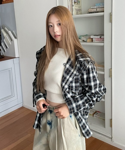 muahmuah(ムーアムーア)の「A'GEM/9 × .kom 『muah muah/ムーアムーア』 STITCH LOGO SOFT BOATNECK KNIT/ステッチロゴソフトボートネック ニット(ニット/セーター・レディース・ブラック/アイボリー/ピンク/ブルー・FREE)」の18枚目の写真