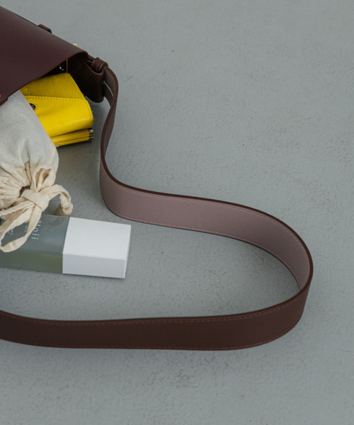 SENSE OF PLACE by URBAN RESEARCH（センスオブプレイスバイアーバンリサーチ）の「アウトポケットスクエアショルダーバッグ（ショルダーバッグ・レディース・ブラック/アイボリー/ブラウン・ONE）」の14枚目の写真