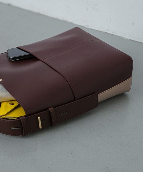 SENSE OF PLACE by URBAN RESEARCH（センスオブプレイスバイアーバンリサーチ）の「アウトポケットスクエアショルダーバッグ（ショルダーバッグ・レディース・ブラック/アイボリー/ブラウン・ONE）」の16枚目の写真