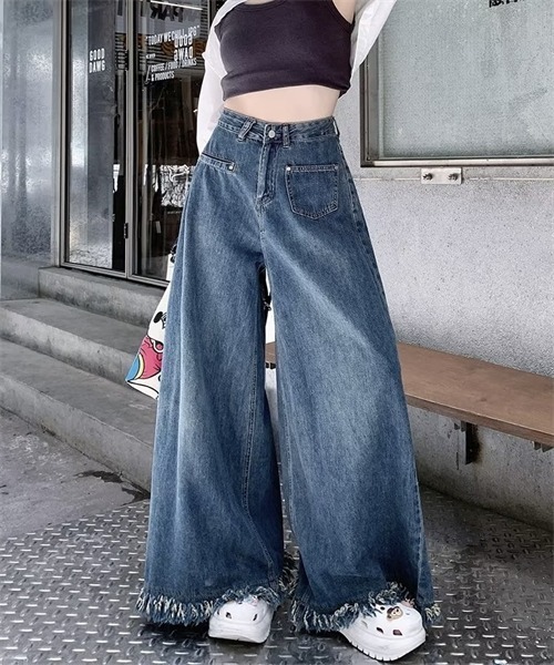Dream garden(ドリームガーデン)の「裾フリンジワイドデニムパンツ(デニムパンツ・レディース・ブルー・3XL/XL/L/S/5XL/4XL/2XL)」の7枚目の写真