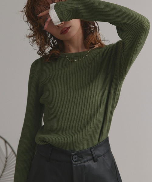 ad thie（アドティエ）の「配色フレアスリーブリブニット（ニット/セーター・レディース・レッド/ダークブラウン/ブラック/ピンクベージュ/カーキ/オフホワイト・FREE）」の17枚目の写真