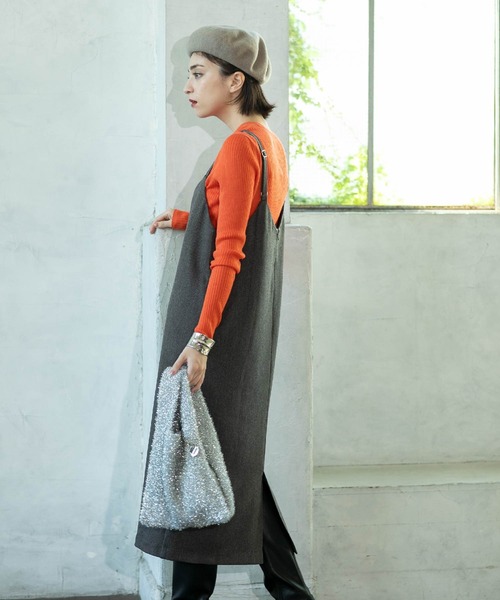 OPAQUE.CLIP(オペークドットクリップ)の「ウールライクVネックジャンパースカート【洗濯機洗い可】(ワンピース・レディース・グレー系3/チャコール・36/38/40/42)」の4枚目の写真