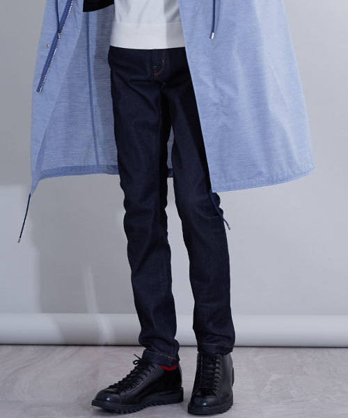 UNITED TOKYO（ユナイテッドトウキョウ）の「スーピマテーパードデニム（デニムパンツ・メンズ・ブルー/ブラック/ホワイト・2/3/1）」の3枚目の写真