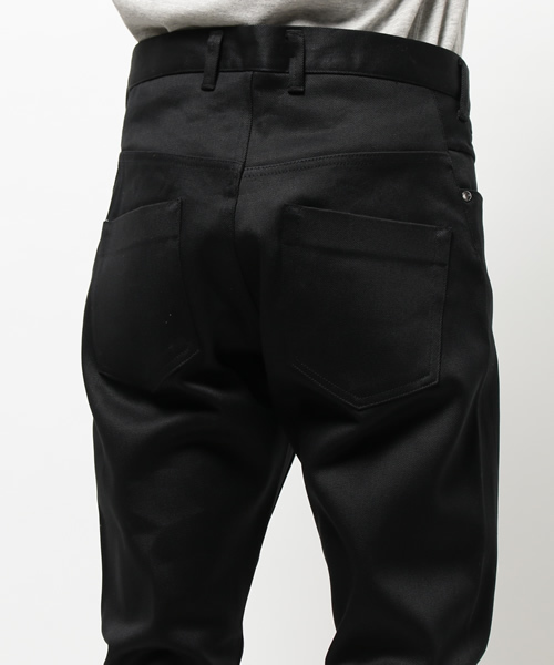 UNITED TOKYO（ユナイテッドトウキョウ）の「スーピマテーパードデニム（デニムパンツ・メンズ・ブルー/ブラック/ホワイト・2/3/1）」の9枚目の写真