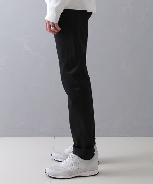 UNITED TOKYO（ユナイテッドトウキョウ）の「スーピマテーパードデニム（デニムパンツ・メンズ・ブルー/ブラック/ホワイト・2/3/1）」の6枚目の写真