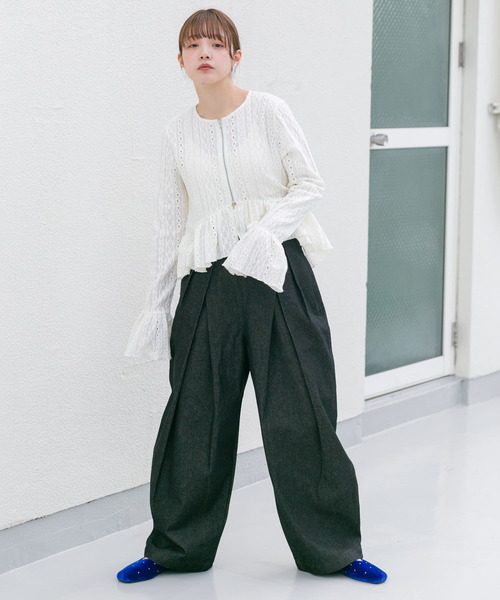 【新品未使用】ペプラムレーストップス　KBF KBF（ケイビーエフ）の「ペプラムレーストップス（Tシャツ