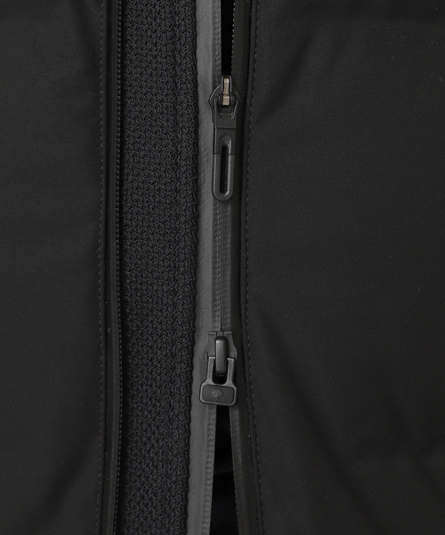 DESCENTE ALLTERRAIN（デサント　オルテライン）の「DESCENTE ALLTERRAIN 水沢ダウン 別注 30th MOUNTAINEER/マウンテニア（ダウンジャケット/コート・メンズ・ブラック・SMALL/MEDIUM/LARGE/X-LARGE）」の8枚目の写真