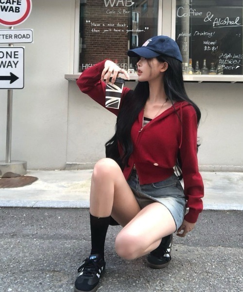 BEIDELLI（ベイデリー）の「[BELLIDE MADE] カイリ2WAYニットジップアップパーカー（パーカー・レディース・アイボリー/ブラック/ブラウン/バーガンディー/グレー・FREE）」の5枚目の写真