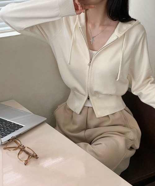 BEIDELLI（ベイデリー）の「[BELLIDE MADE] カイリ2WAYニットジップアップパーカー（パーカー・レディース・アイボリー/ブラック/ブラウン/バーガンディー/グレー・FREE）」の19枚目の写真