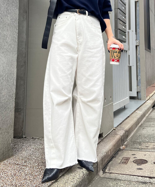 Jena espace merveilleux（ジェナ　エスパスメルヴェイユ）の「【低身長さんにも！】カーブデニムパンツ（その他パンツ・レディース・ネイビー/オフホワイト/サックスブルー・FREE）」の2枚目の写真