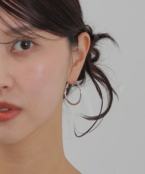 Kana(カナ)の「ライン フープ ピアス パーティー 結婚式 お呼ばれ オケージョン(ピアス(両耳用)・レディース・ゴールド/シルバー・フリー)」の5枚目の写真