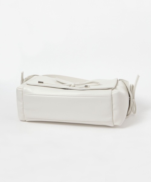 FOREVER 21(フォーエバー トゥエンティーワン)の「ドロストリボンスクエアバッグ(ハンドバッグ・レディース・オフホワイト・FREE)」の4枚目の写真