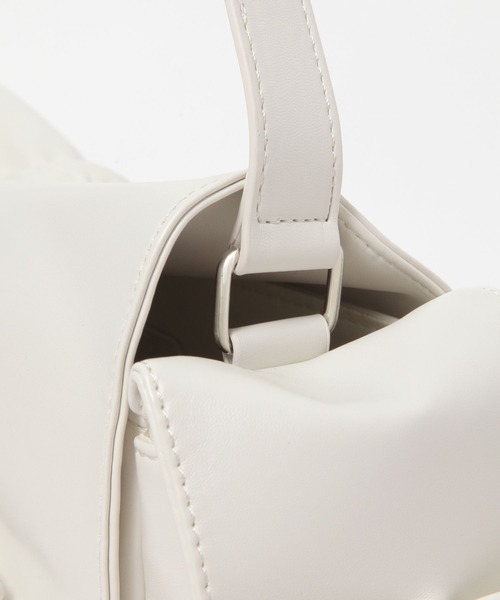 FOREVER 21(フォーエバー トゥエンティーワン)の「ドロストリボンスクエアバッグ(ハンドバッグ・レディース・オフホワイト・FREE)」の8枚目の写真