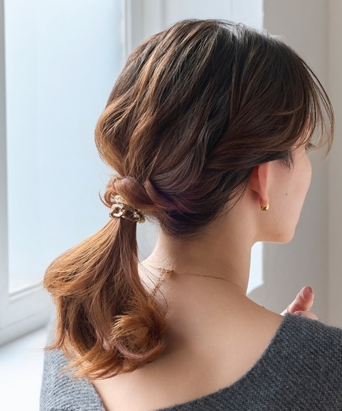 Phoebe（フィービィー）の「2wayツイストメタルヘアブレス（ヘアゴム・レディース・ネイビー/ホワイト/ピンク/グレー・FREE）」の16枚目の写真