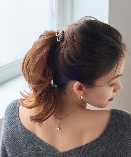 Phoebe（フィービィー）の「2wayツイストメタルヘアブレス（ヘアゴム・レディース・ネイビー/ホワイト/ピンク/グレー・FREE）」の11枚目の写真