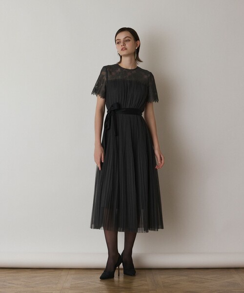GRACE CONTINENTAL（グレースコンチネンタル）の「チュールプリーツドレス（ドレス・レディース・ブラック/ベージュ/グレー・36/38）」の10枚目の写真