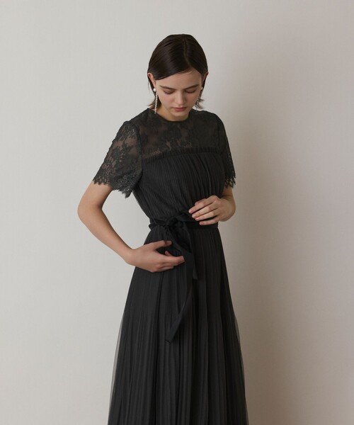 GRACE CONTINENTAL（グレースコンチネンタル）の「チュールプリーツドレス（ドレス・レディース・ブラック/ベージュ/グレー・36/38）」の13枚目の写真