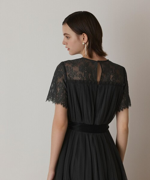 GRACE CONTINENTAL（グレースコンチネンタル）の「チュールプリーツドレス（ドレス・レディース・ブラック/ベージュ/グレー・36/38）」の17枚目の写真