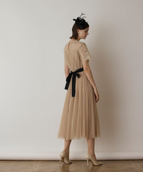 GRACE CONTINENTAL（グレースコンチネンタル）の「チュールプリーツドレス（ドレス・レディース・ブラック/ベージュ/グレー・36/38）」の5枚目の写真
