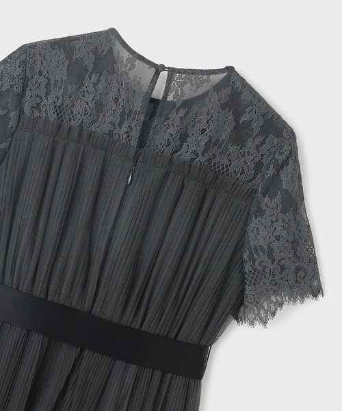 GRACE CONTINENTAL（グレースコンチネンタル）の「チュールプリーツドレス（ドレス・レディース・ブラック/ベージュ/グレー・36/38）」の9枚目の写真