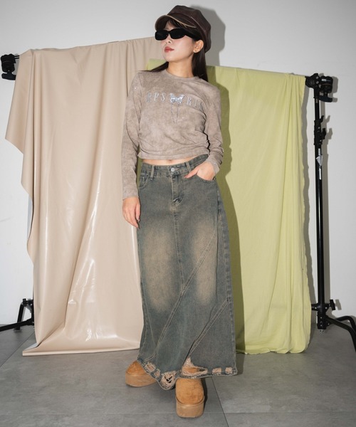 dispark（ディスパーク）の「DISPARK/【25年春夏新作】ビジューバタフライチェーントップス（Tシャツ/カットソー・レディース・チャコール/ベージュ・FREE）」の4枚目の写真