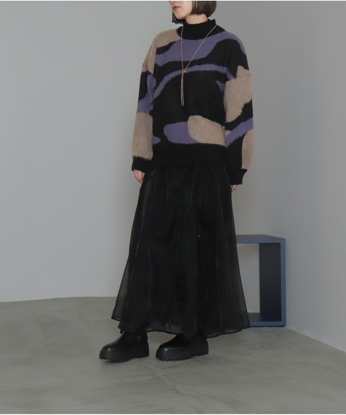 OandI（オーアンドアイ）の「総柄シャギーニットプルオーバー（ニット/セーター・レディース・グレイッシュベージュ/ブラック・FREE）」の5枚目の写真