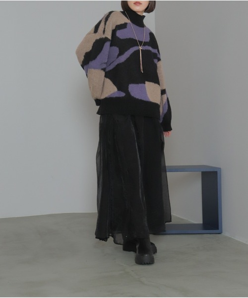 OandI（オーアンドアイ）の「総柄シャギーニットプルオーバー（ニット/セーター・レディース・グレイッシュベージュ/ブラック・FREE）」の6枚目の写真