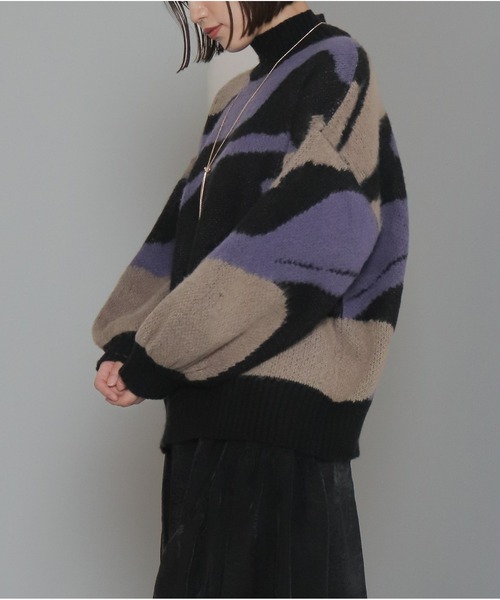 OandI（オーアンドアイ）の「総柄シャギーニットプルオーバー（ニット/セーター・レディース・グレイッシュベージュ/ブラック・FREE）」の13枚目の写真