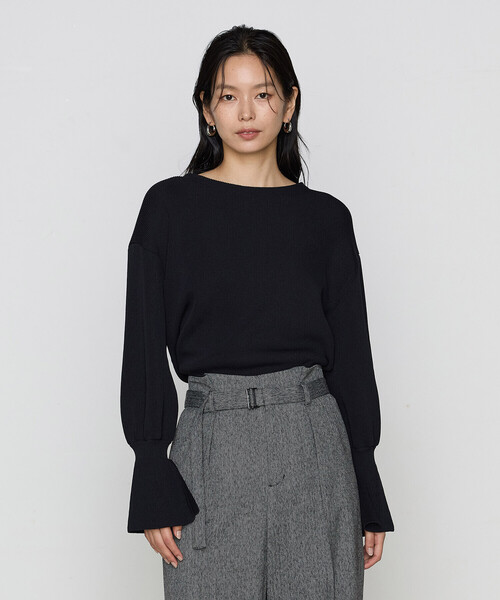 COMME CA(コムサ)の「コットンポリエステル フレアスリーブニット(ニット/セーター・レディース・ブラック/オフホワイト・9号)」の2枚目の写真