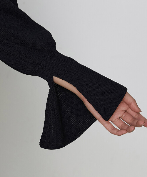 COMME CA(コムサ)の「コットンポリエステル フレアスリーブニット(ニット/セーター・レディース・ブラック/オフホワイト・9号)」の15枚目の写真