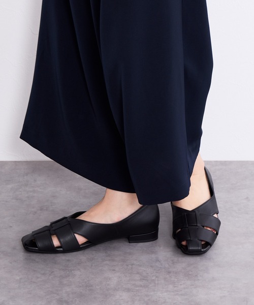 HIMIKO（ヒミコ）の「【Made in Japan】【HIMIKO】グルカパンプス/651104（パンプス・レディース・ブラック/アイボリー/シルバー/イエロー・22.5cm/25.0cm/24.0cm/23.0cm/23.5cm/25.5cm/24.5cm/22.0cm/21.5cm/26.0cm/26.5cm）」の2枚目の写真