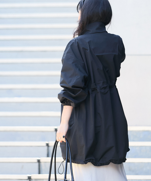 Mackintosh(マッキントッシュ)の「《別注》【MACKINTOSH】RAINTEC SKYE STAND COLLAR MID:コート(その他アウター・レディース・ブラック/ベージュ・4/6/8)」の12枚目の写真