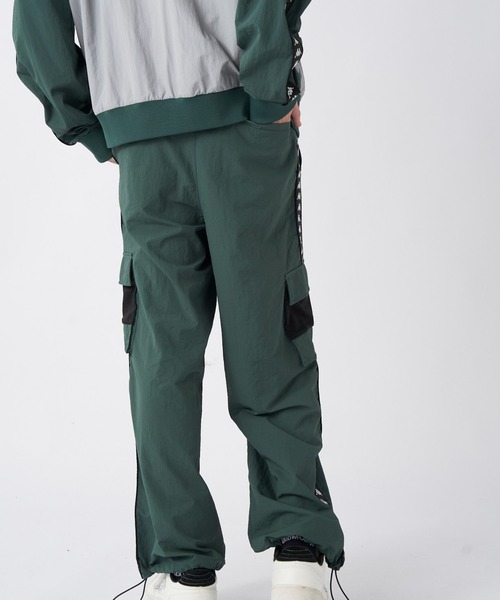 Kappa(カッパ)の「ナイロントラックパンツ (ユニセックス)(その他パンツ・メンズ・グレー/グリーン・MEDIUM/LARGE/X-LARGE)」の9枚目の写真