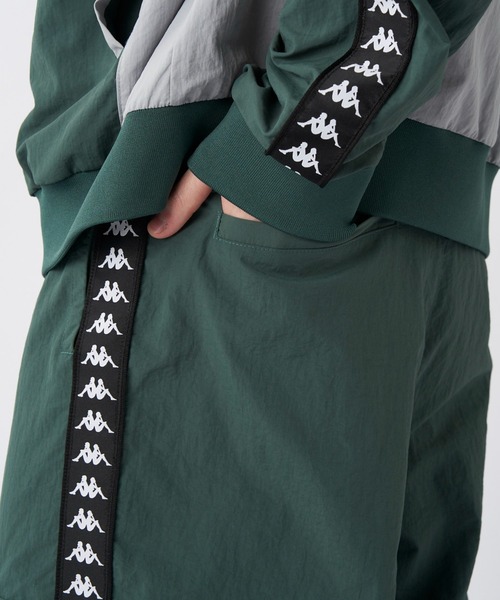 Kappa(カッパ)の「ナイロントラックパンツ (ユニセックス)(その他パンツ・メンズ・グレー/グリーン・MEDIUM/LARGE/X-LARGE)」の13枚目の写真