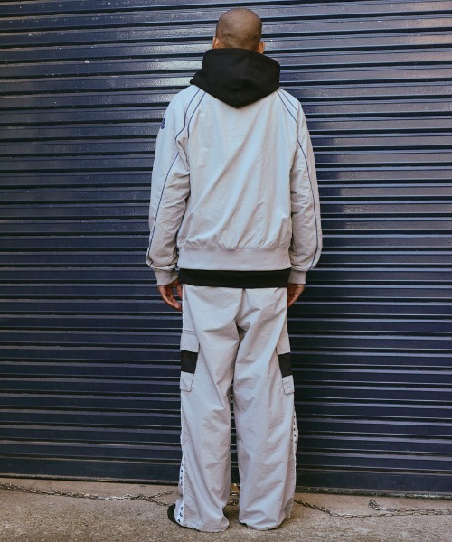 Kappa(カッパ)の「ナイロントラックパンツ (ユニセックス)(その他パンツ・メンズ・グレー/グリーン・MEDIUM/LARGE/X-LARGE)」の5枚目の写真