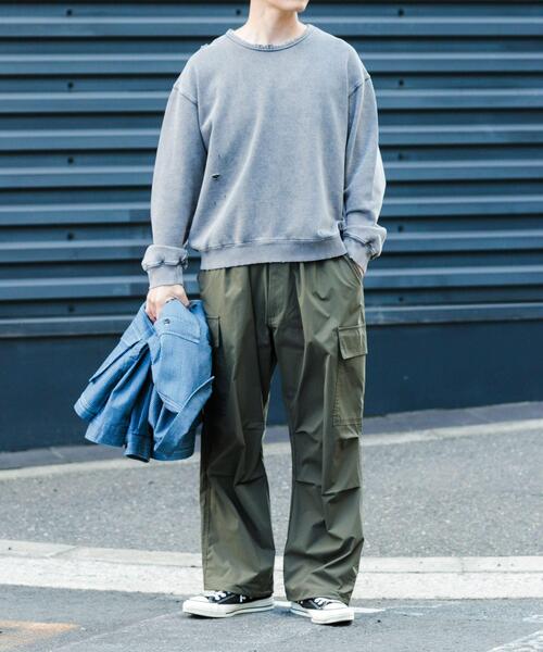 ITEMS URBANRESEARCH（アイテムズ アーバンリサーチ）の「ダメージ裏毛クルーネックスウェット（スウェット・メンズ・ブラック/レッド・LARGE/MEDIUM）」の13枚目の写真