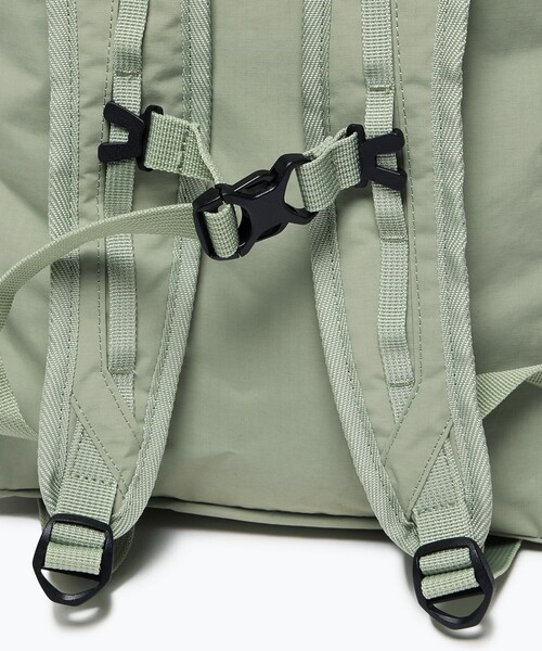 AIGLE(エーグル)の「撥水 コンパクト バックパック(バックパック/リュック・レディース・ライトグリーン/ブルー/ブラック・FREE)」の16枚目の写真