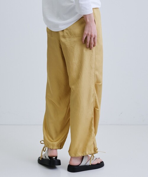 GALLEST(ギャレスト)の「ドレープサテンパンツ(その他パンツ・レディース・ブラック/ベージュ・36/38)」の5枚目の写真