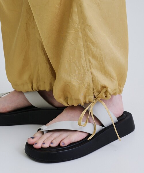 GALLEST(ギャレスト)の「ドレープサテンパンツ(その他パンツ・レディース・ブラック/ベージュ・36/38)」の12枚目の写真