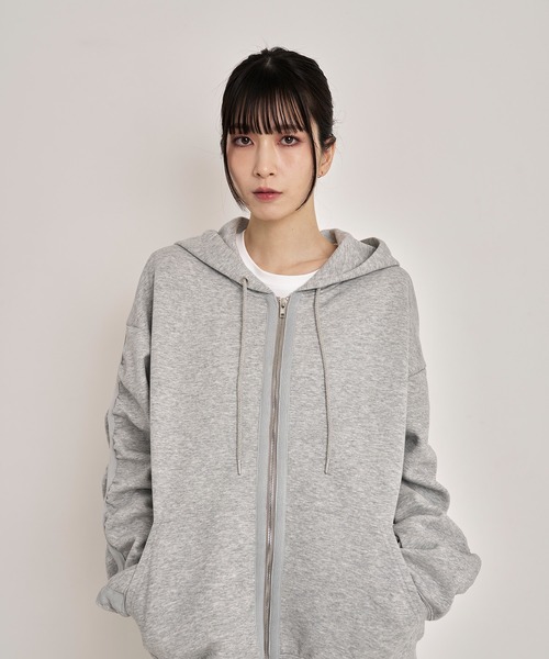Nora Lily(ノラリリー)の「【Nora Lily】Line Gathering Sleeve Full Zip Parka(パーカー・メンズ・オフホワイト/ヘザーグレー/ブラック・FREE)」の3枚目の写真