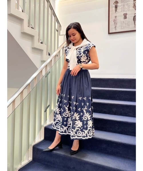 BROOKS BROTHERS(ブルックスブラザーズ)の「コットンボイル ボタニカルエンブロイダリー フレアワンピース(ワンピース・レディース・ネイビー・0/2/4/6/8)」の18枚目の写真