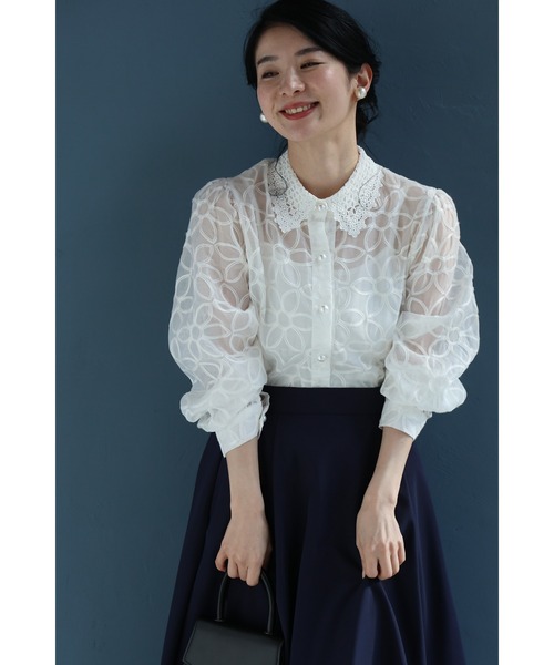 ハンドメイド ふわふわブラウス 花刺繍が咲き広がるレース襟シアーブラウス(インナー付き